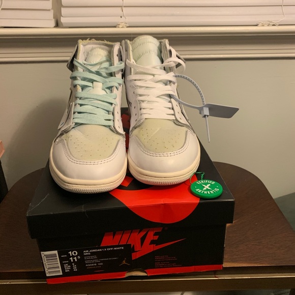 Off White x Nike Air Jordan 1 - Picture 2 of 6